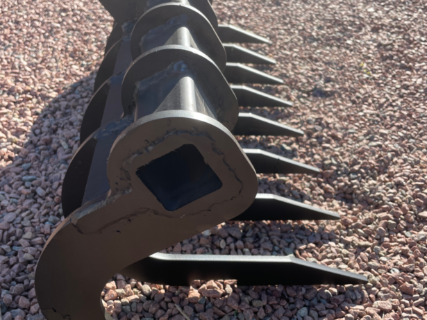 Godet Fourche Râteau pour Mini-Pelle 800 kg et 1 Tonne pour manipulation Fumier et Nivelage